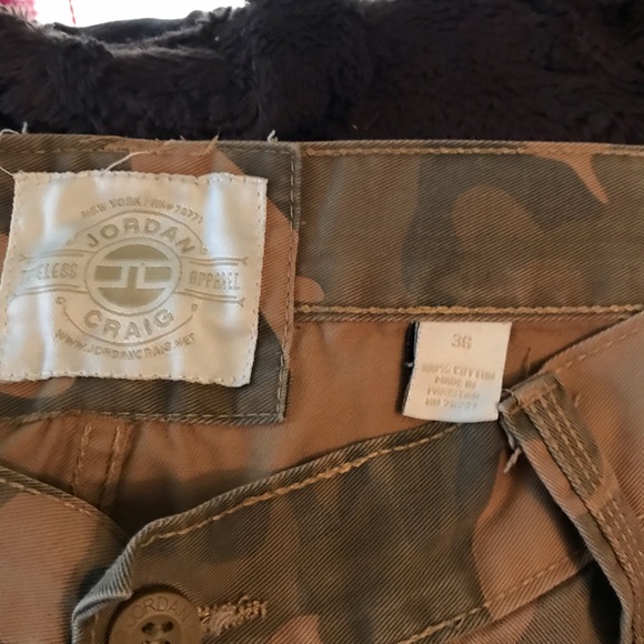 Men’s camo cargo shorts - Picture 2 of 3